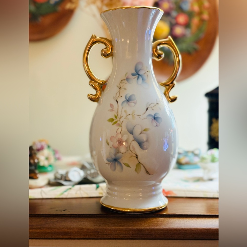 Dottie Vintage Vase